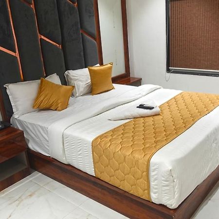 Hotel Palms Residency, Chembur Mumbai Eksteriør bilde