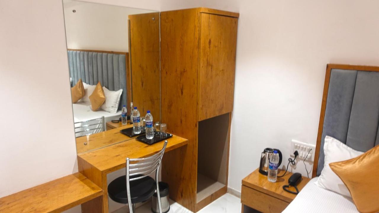Hotel Palms Residency, Chembur Mumbai Eksteriør bilde
